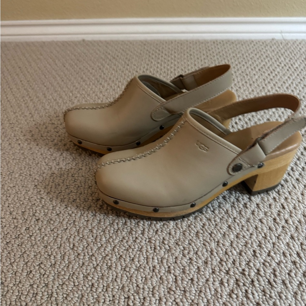 UGG Lanni Leather Clogs